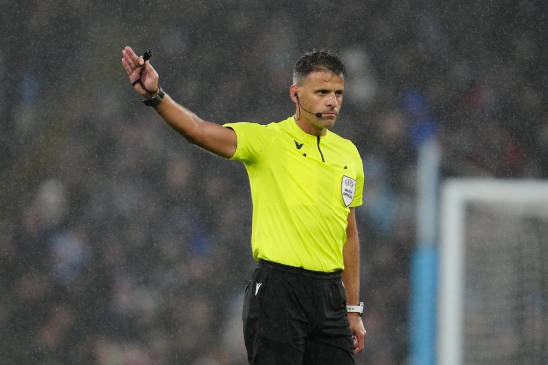 Jesús Gil Manzano arbitro di Milan Stella Rossa Champions League 2024-2025